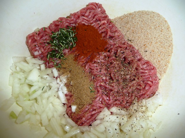 Griekse gehaktballetjes met feta vulling