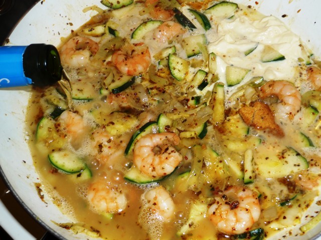 Romige pasta met gamba’s en courgette