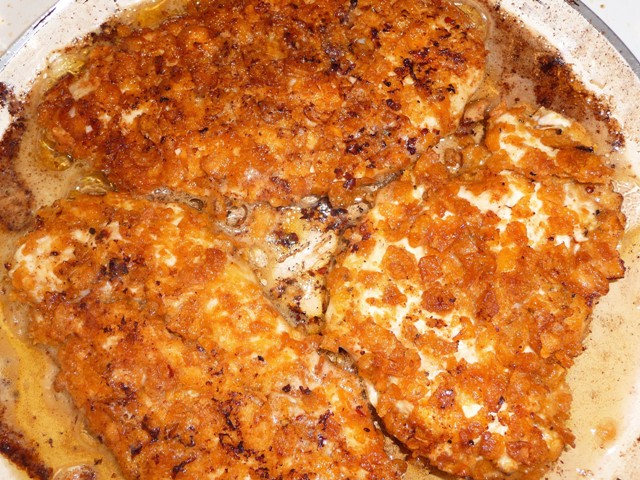 Krokante kipfilet met een laagje van cornflakes