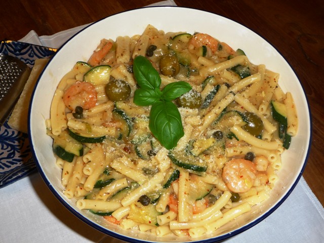 Romige pasta met gamba’s en courgette