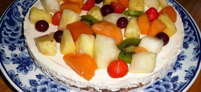 Yoghurttaart met vers fruit (no bake)
