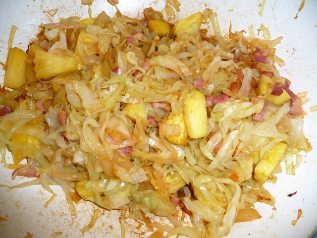 Stamppot met spitskool en ananas