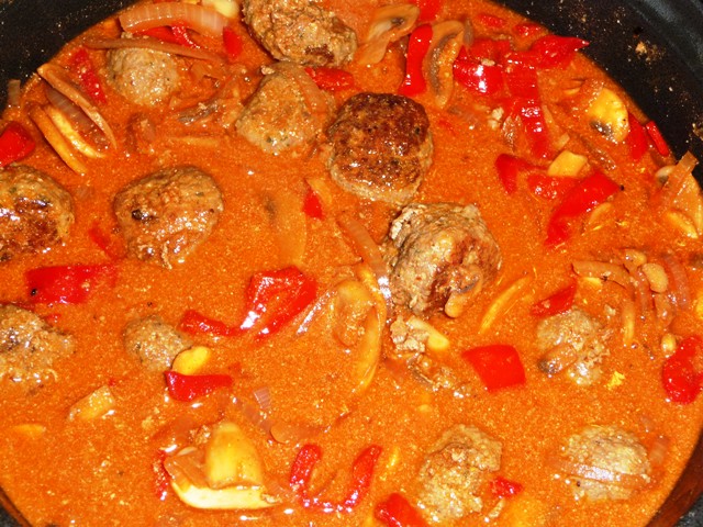 Gehaktballetjes in Stroganoff saus