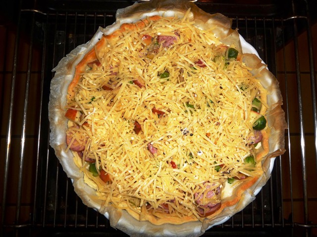 Winterse quiche met spruitjes en rookworst