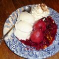 Stoofpeertjes met fruitbier en rood fruit