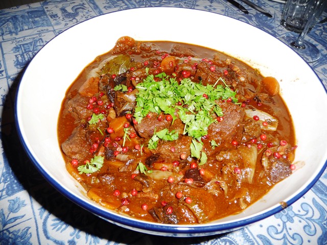 Stoofpot van gemengd wild