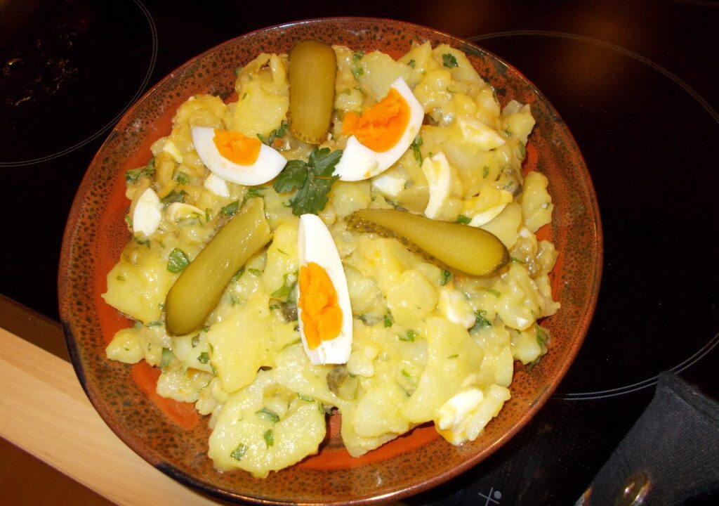 Aardappelsalade met ei en mosterdhoningdressing