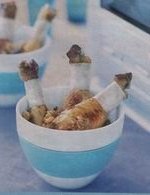 Griekse Tapas kipdrumsticks met honingpruimen en walnoten