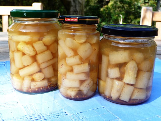 Asperges in het zoetzuur