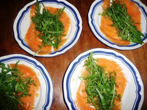 Salade met gerookte zalm en asperges