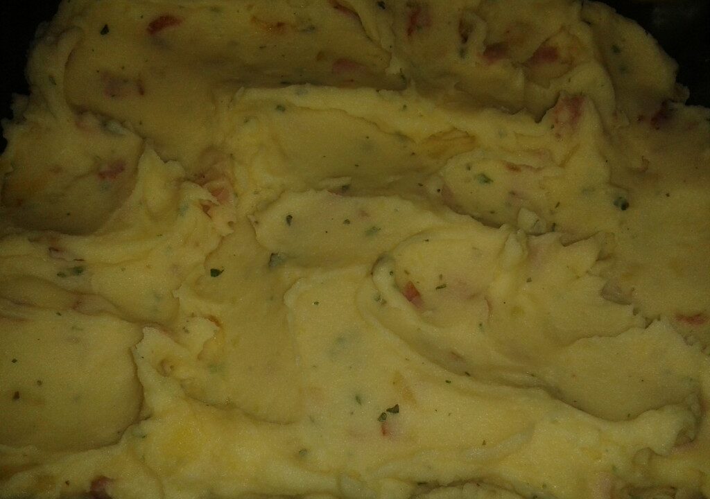 Aardappelpuree met gekaramelliseerde sjalotjes