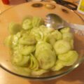 Pittige zoetzure komkommersalade