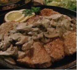 Schnitzels met champignon-citroensaus