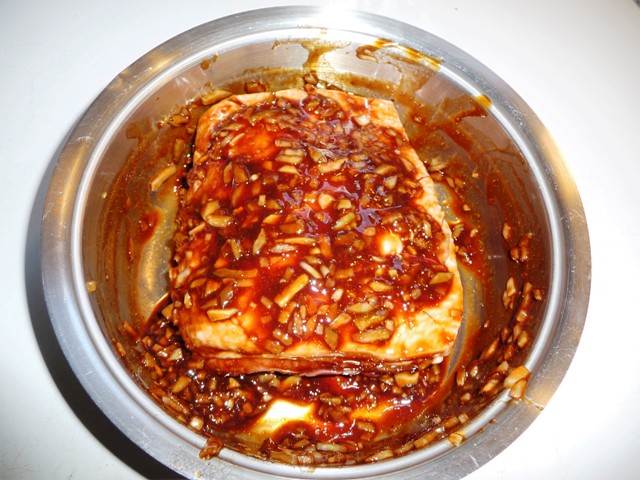 Traag gegaard buikspek met smokey bbq-marinade