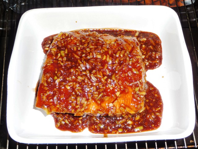 Traag gegaard buikspek met smokey bbq-marinade