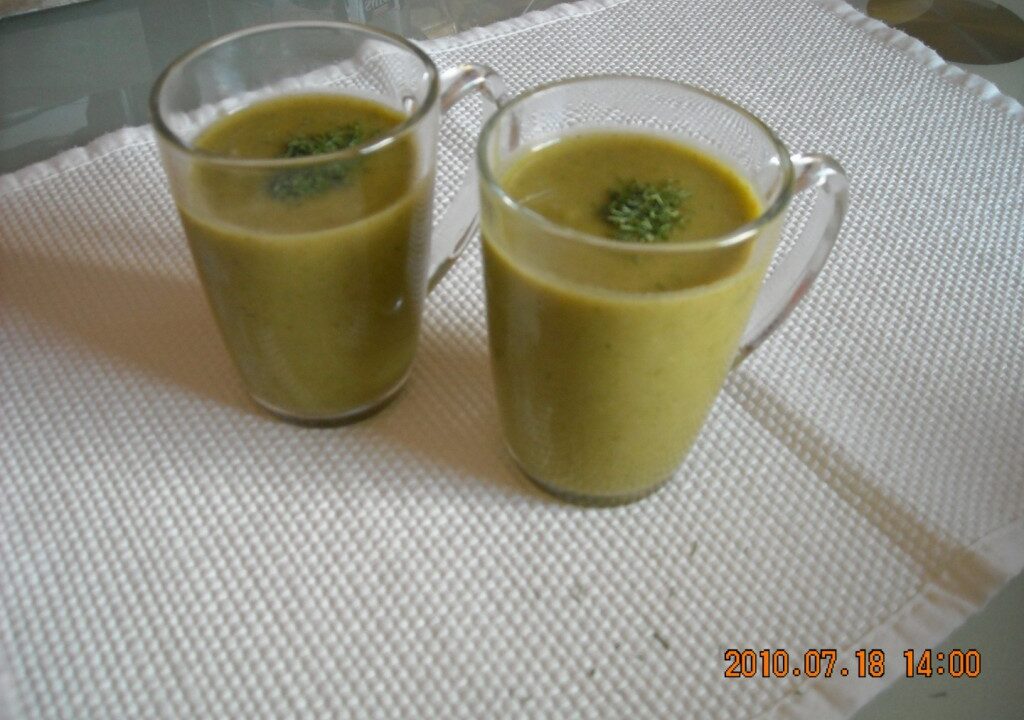 Pittige koude broccolisoep (ook lekker als amuse )