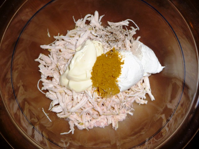 Pulled chicken kerrie witlofsalade