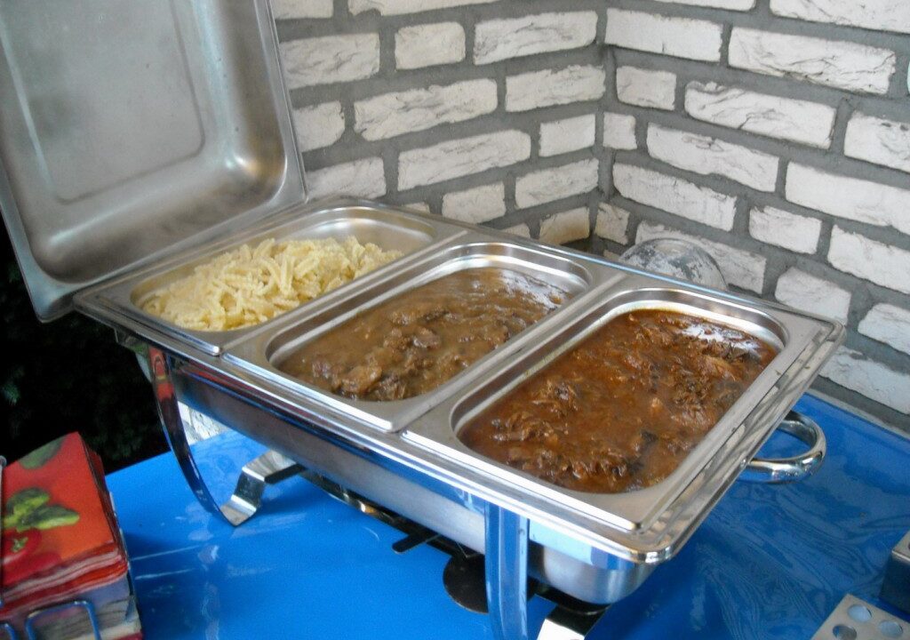 Hachee uit Rijnland met uien en donker bier