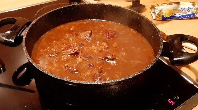 Rundvleesgoulash met port en balsamico