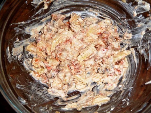 Tortillawrap met geitenkaas, appel, noten en tomaatjes