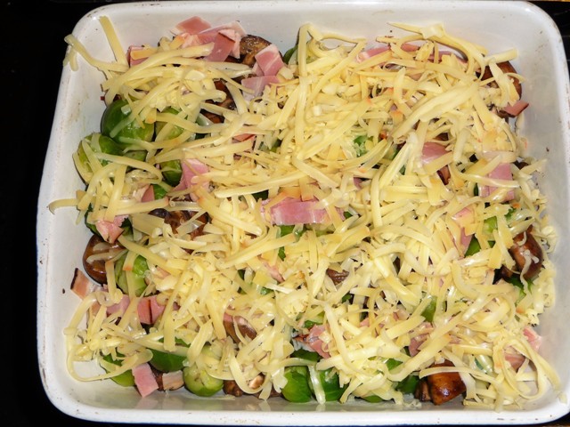 Gegratineerde spruitjes met champignons