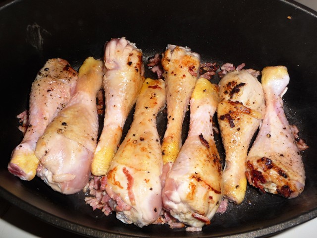 Coq au vin met cognac en paddenstoelen