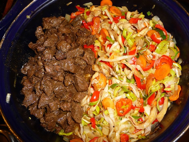 Runderstoof met veel groenten en tagliatelle (gezond en lekker)