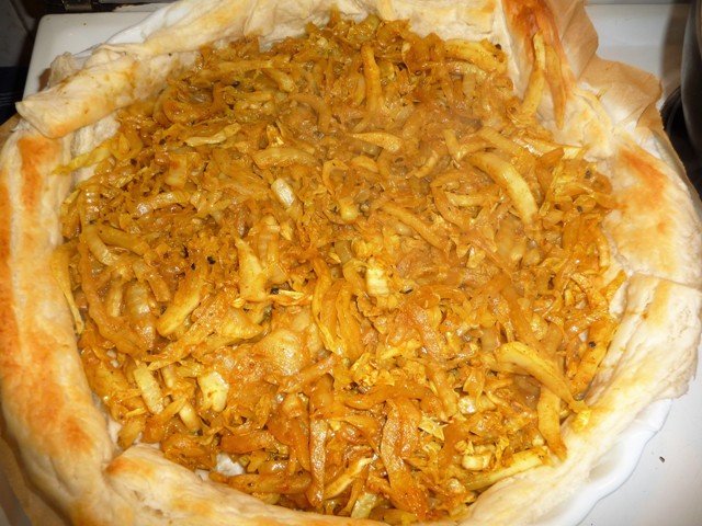 Hartige taart met Chinese kool, ham en kaas