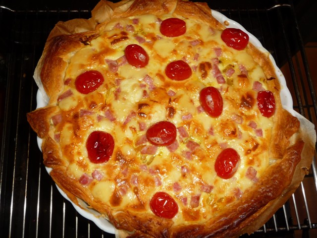Hartige taart met Chinese kool, ham en kaas