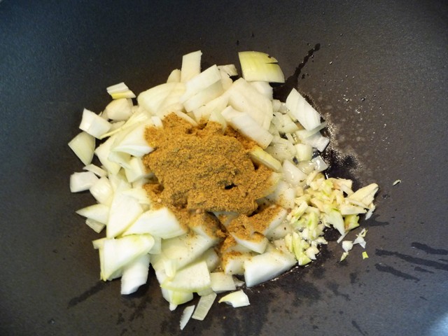 Thaise kip in groene curry kokossaus