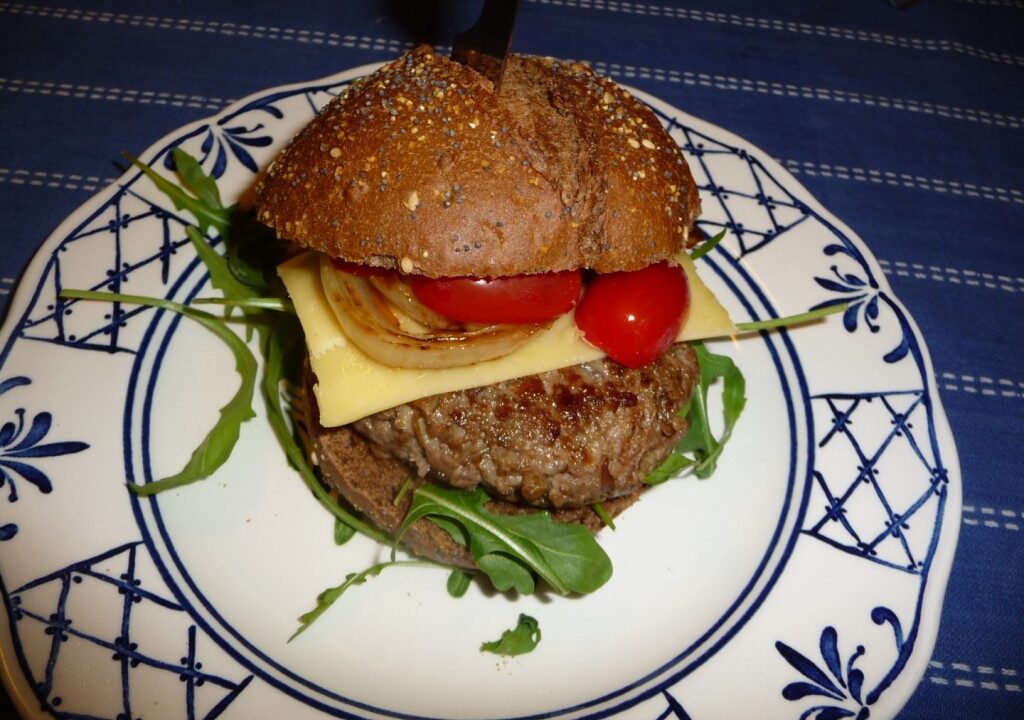 Hamburger van gehakt en oesterzwammen