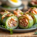 Gevulde komkommer rolletjes met tonijn