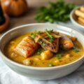 Knolseldersoep met gerookte forel en mierikswortelroom