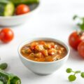 Komkommer-meloensalsa — AI-gegenereerde illustratie