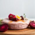 Schuimige lavendelmelk met bramen en rode biet