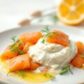 Smeuïge forel- en zalmmousse, afgewerkt met dille
