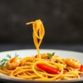 Tagliatelle met scampi in paprikasaus