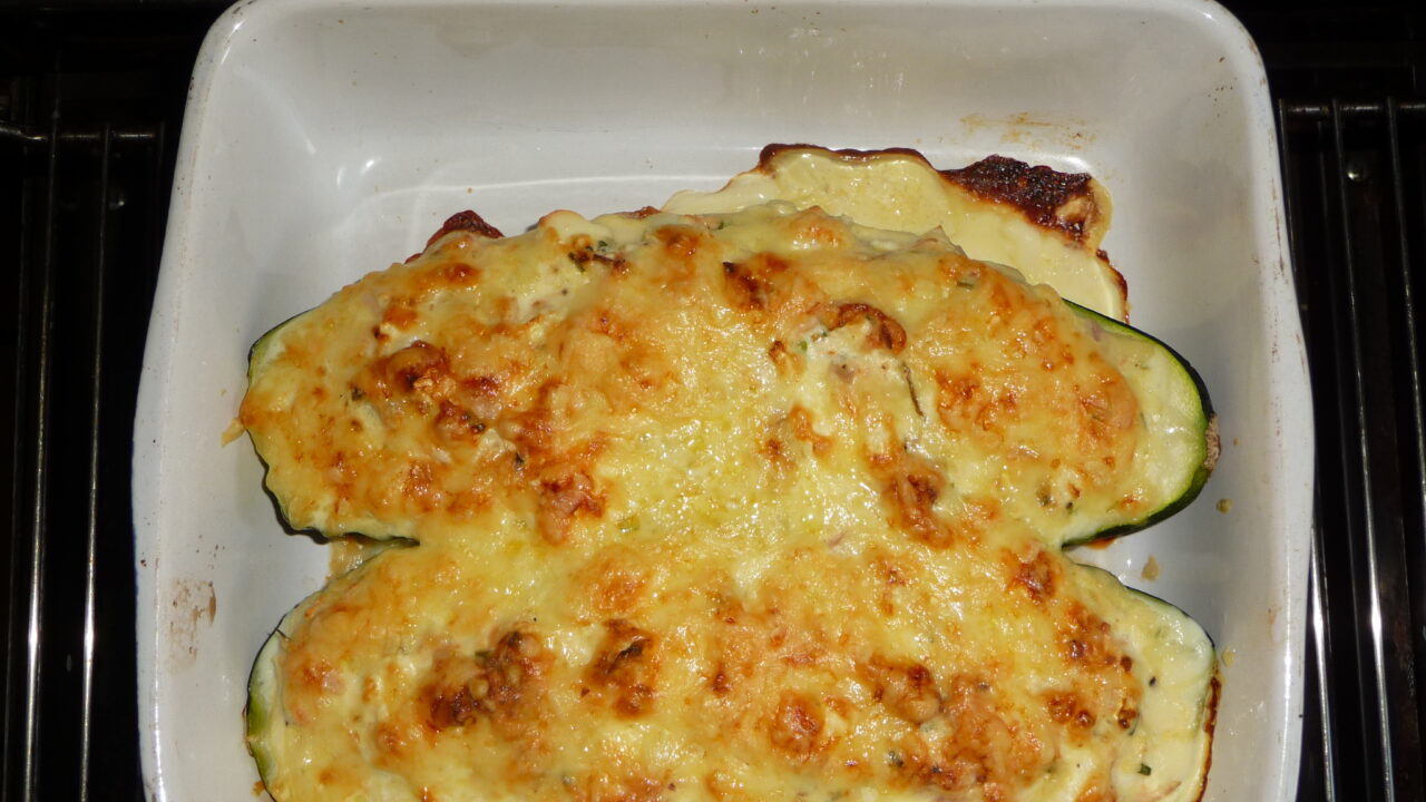 Courgette gevuld met gerookte zalm, kaas en ei, foto 8