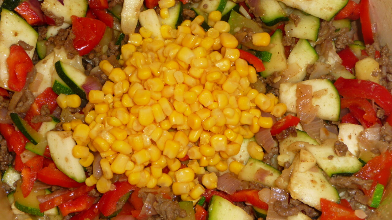 Mexicaanse groentesoep met gehakt en courgette — foto 3