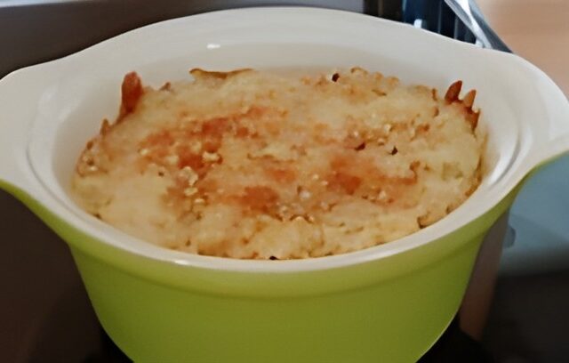 Aardappel knolselderijpuree met hazelnoten en geraspte kaas