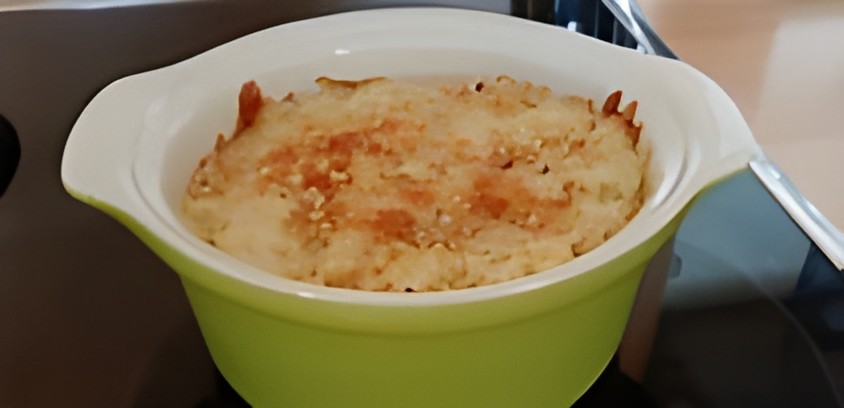 Aardappel knolselderijpuree met hazelnoten en geraspte kaas