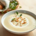 Aardappelsoep met amandelen