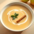 Appelsoep met kaneel en verse munt