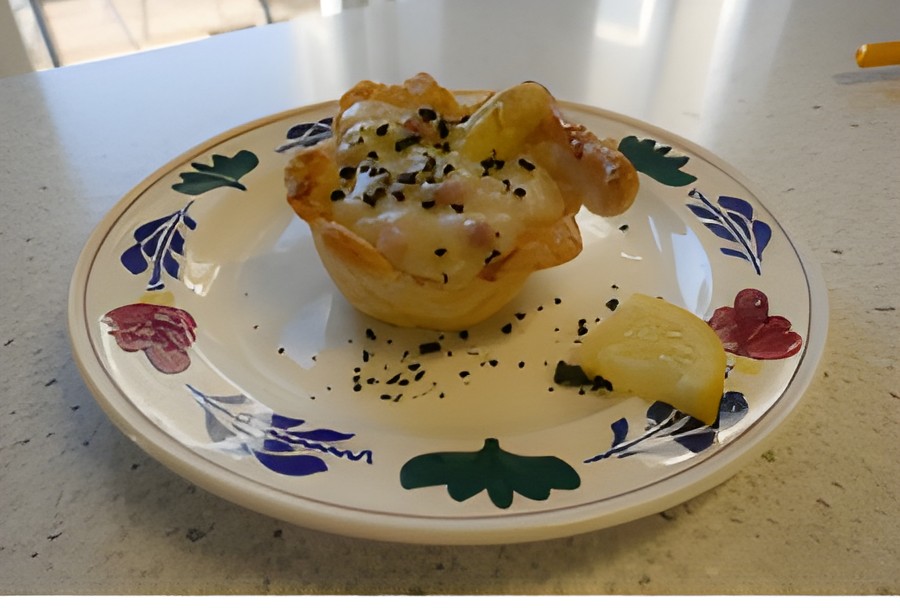 Aspergeragout met ham in een bakje van bladerdeeg…..