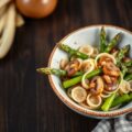Asperges in het bakje