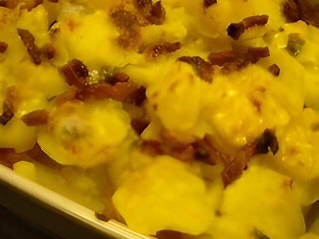 Asperges met ham, blauwe kaas en spekjes