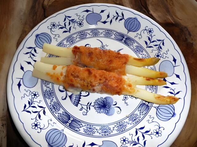 Asperges uit de oven met Serranoham en Manchego kaas