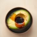 Avocado met honing, kaneel en marsala