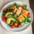 Avocado rucola salade met zalm