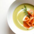 Avocado Soep met Gerookte Zalm